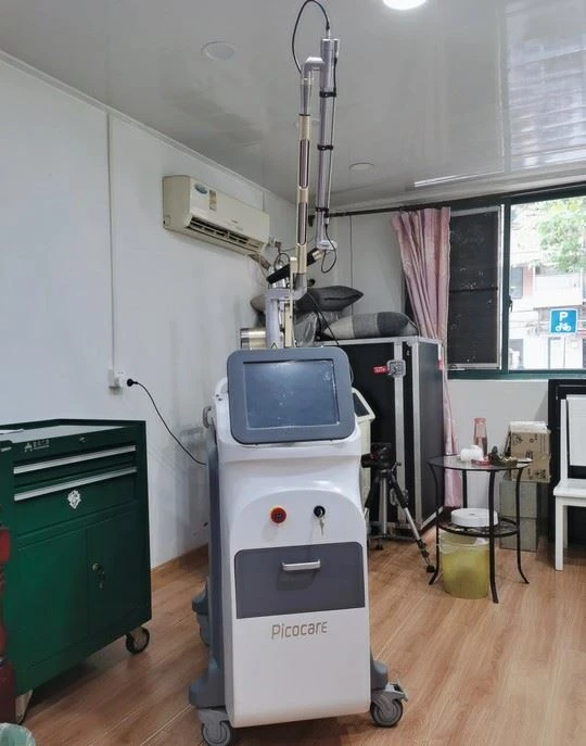 Vertical Pico Laser Machine